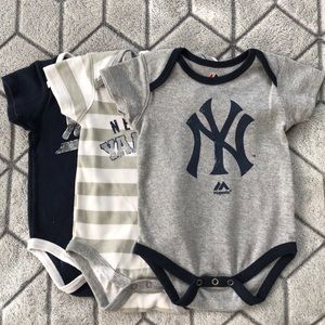 New York Yankees 6/9M Onesies